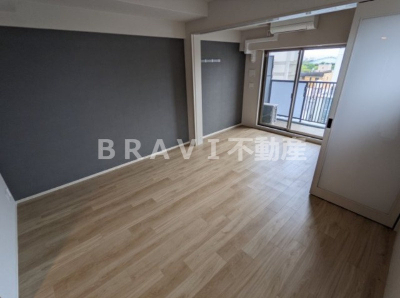 アーバネックス大阪城北 BRAVI不動産の居間・リビング|【アーバネックス大阪城北】床暖房のあるリビング