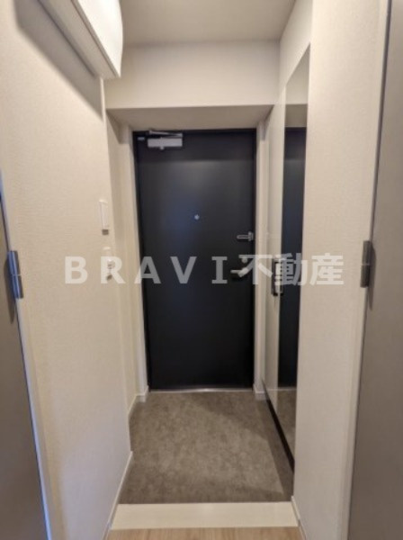 アーバネックス大阪城北 BRAVI不動産の玄関|【アーバネックス大阪城北】センサーライト付き玄関