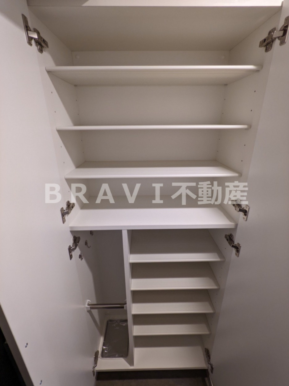 アーバネックス大阪城北 BRAVI不動産の玄関|【アーバネックス大阪城北】シューズボックス