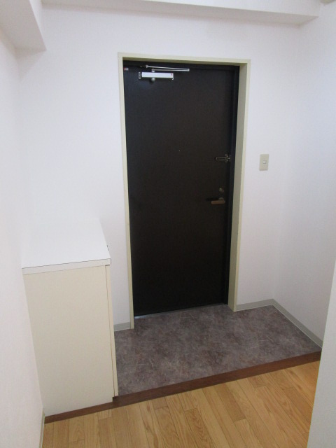 今川マンションの玄関
