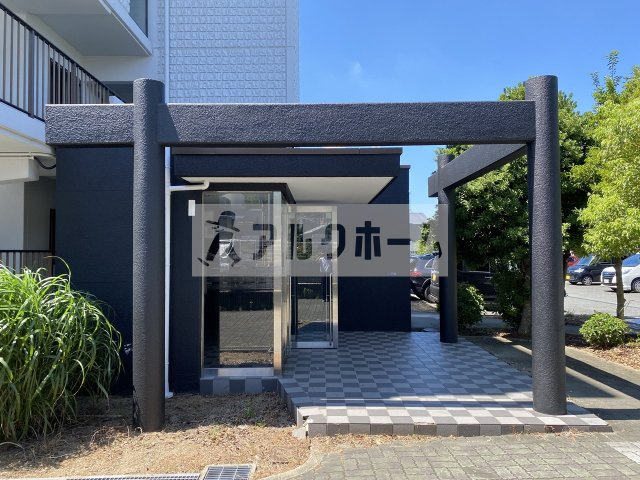 ビューテラスミウラのエントランス|ビューテラスミウラ