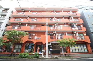 【外観】 | 全面タイル張りによる重厚感溢れる外観です♪