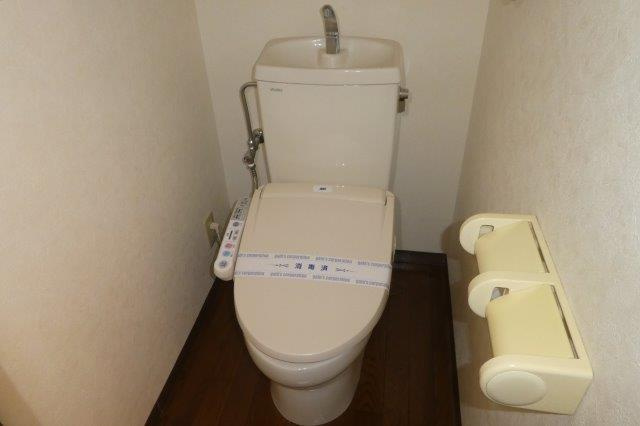 倉敷市八王寺町のアパートのトイレ|ウォシュレット