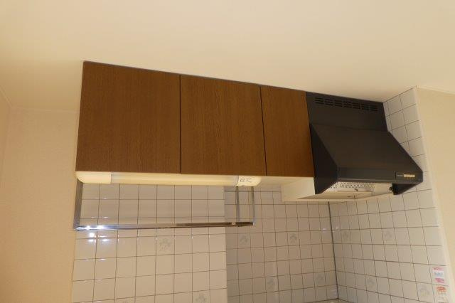 ファミーユスィスのキッチン|キッチン上収納