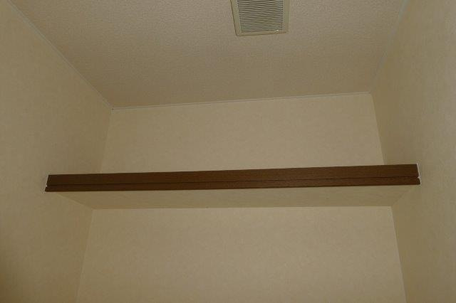 ファミーユスィスのトイレ|トイレ棚