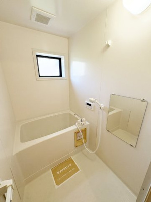 【浴室】 | Ocean Court 1