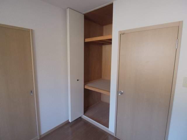 コートピア堀田の収納