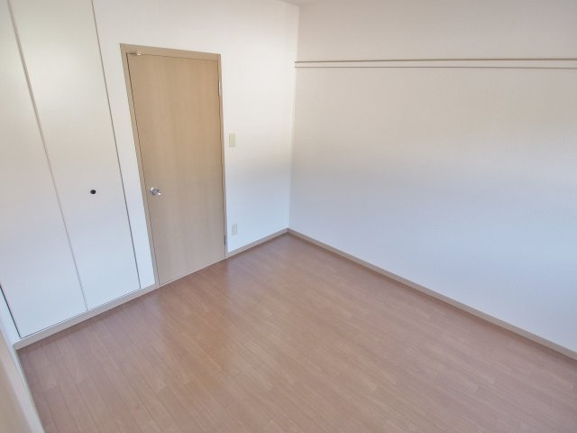 コートピア堀田の洋室