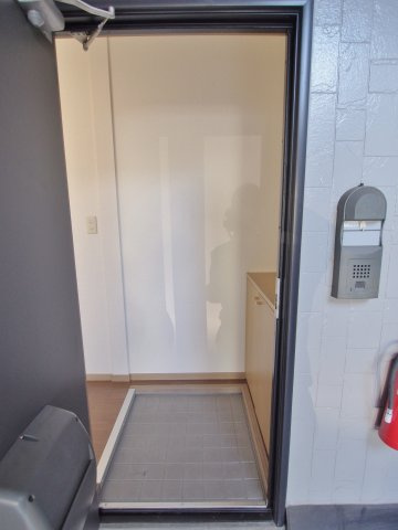 コートピア堀田の玄関