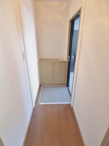 コートピア堀田の玄関