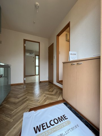 カルミアエステートの玄関