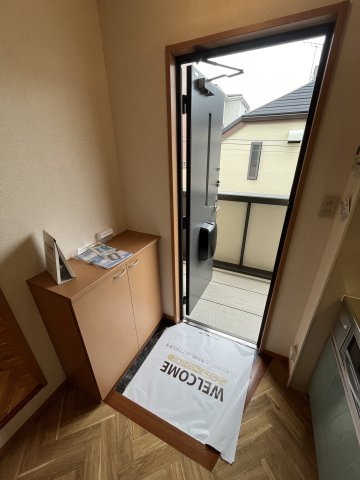 カルミアエステートの玄関