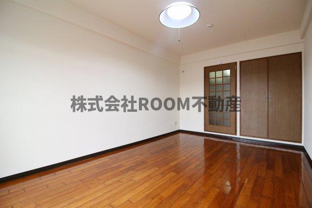 あいらんど花繰　Ａの寝室|開放的な寝室です