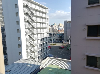 【展望】 | 博多駅近くの反映したエリアです。バルコニーからの視界が確保されているので、圧迫感がありません