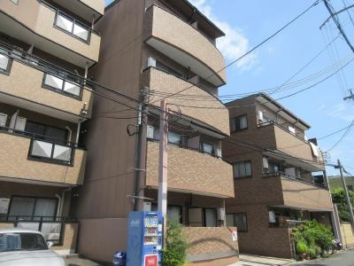 エクシード西院Ⅱの外観