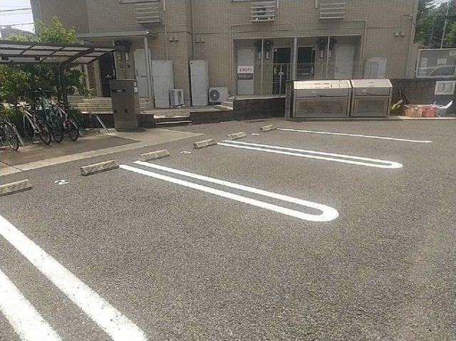 【駐車場】
