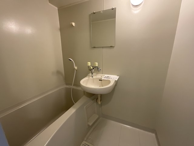 【浴室】 | クレセントヒル | コンパクトで使いやすいお風呂です