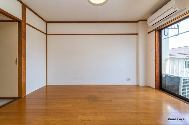 サンシティハイツの居間・リビング