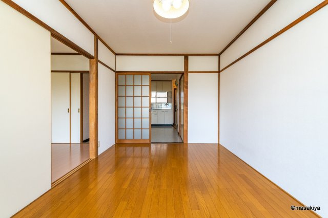 サンシティハイツの居間・リビング