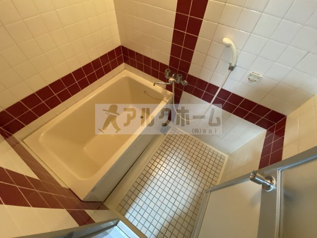 グランドール法善寺の浴室|グランドール法善寺　風呂　バス　浴室　セパレート