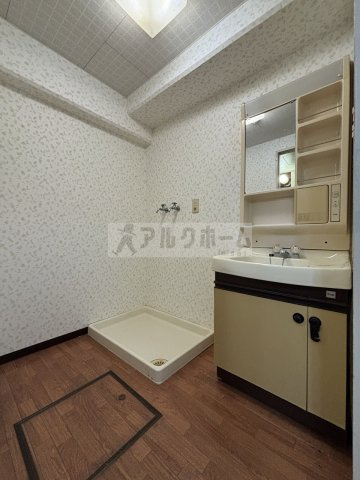 グランドール法善寺の洗面所|グランドール法善寺　バルコニー　ベランダ　南向き