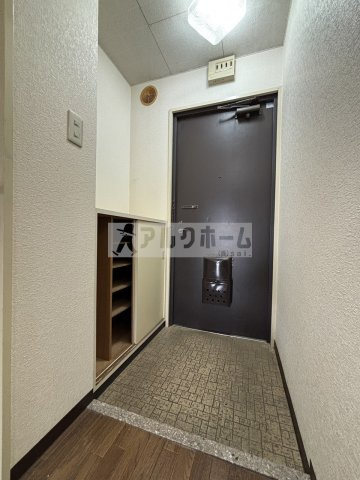 グランドール法善寺の玄関