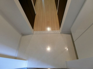 【玄関】 | サムティ神戸BENIR | 落ち着いた玄関です