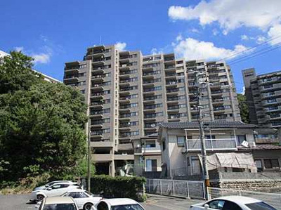 【外観】 | ヴィルヌーブ山根町 | ヴィルヌーブ山根町　JR「広島駅」徒歩18分　「大内越峠下」バス停徒歩4分