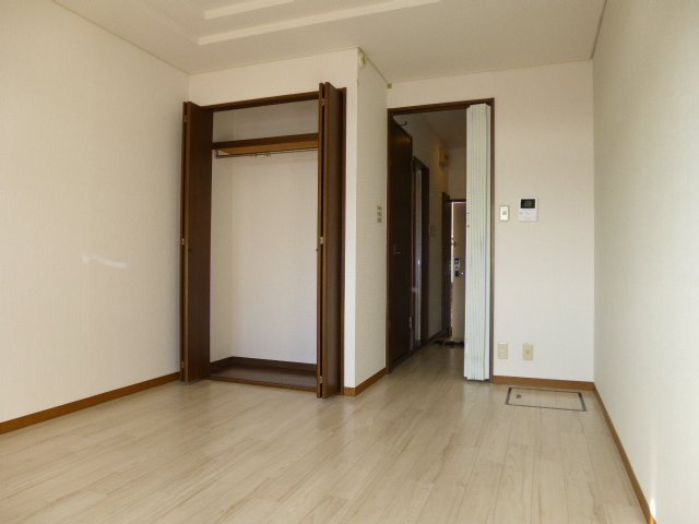 総社市真壁のアパートの寝室|洋室