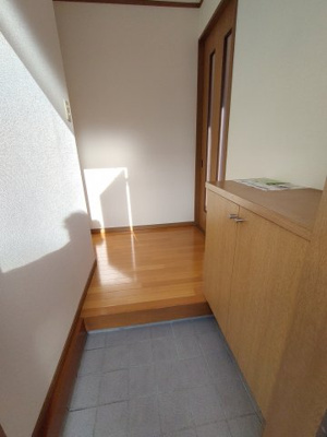 【玄関】 | セントレアハイツナカムラ | イメージ写真