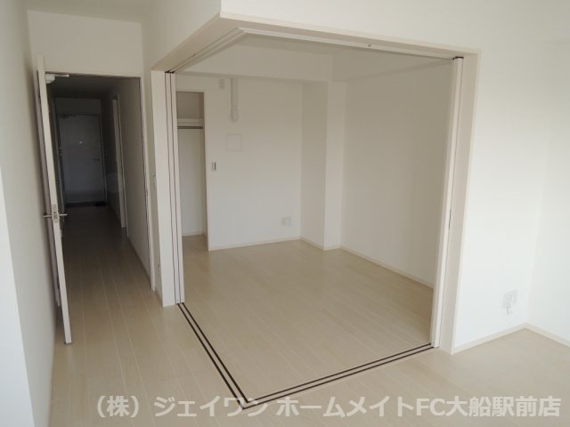 【洋室】 | エレガントヴィラ
