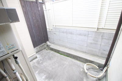 【庭】 | 山坂長屋 | １階専用庭