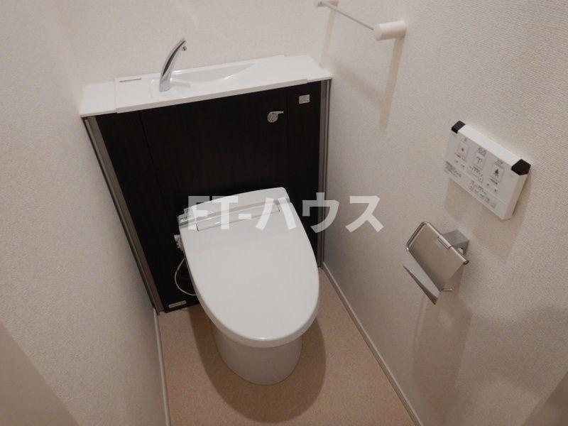 プリーネのトイレ|外側の玄関ドア