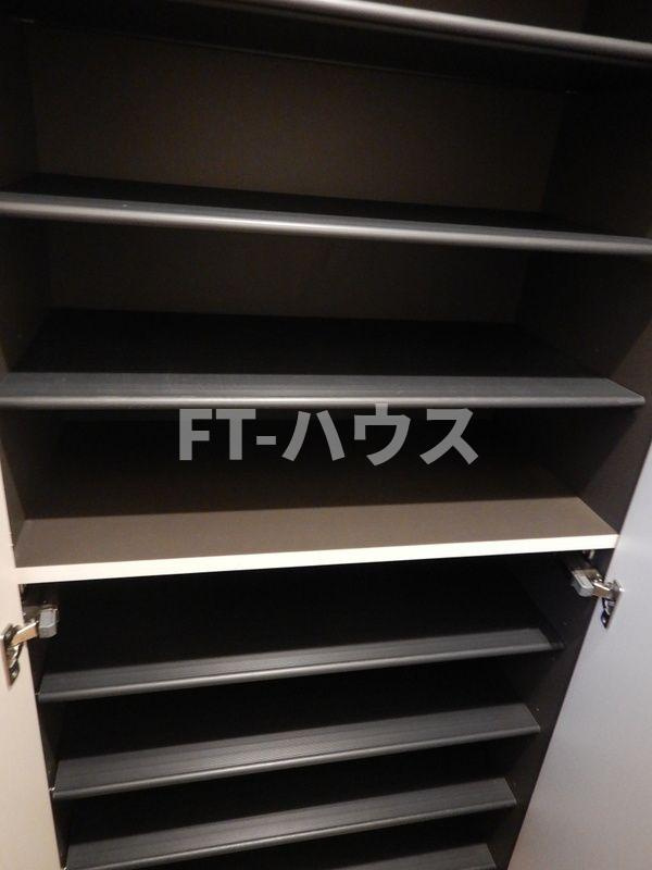 プリーネの収納|１階玄関からの眺めです
