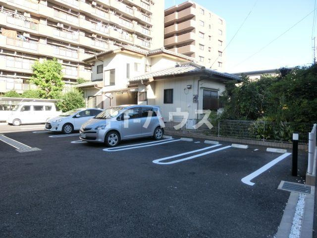 プリーネの駐車場