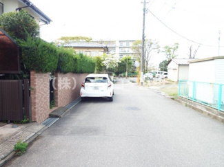 【前面道路含む現地写真】