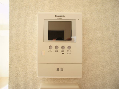 【セキュリティ】 | ヴィヴァーチェⅢ | 訪問者の確認ができるTVドアホン付きです♪