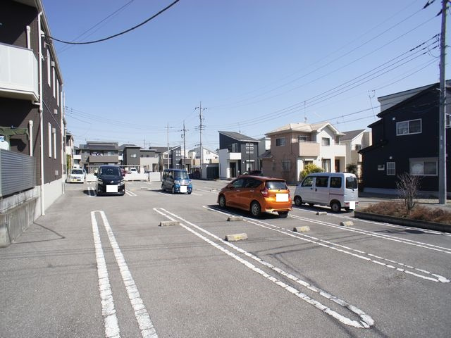 【駐車場】 | ヴィヴァーチェⅢ | 駐車場2台込みです♪