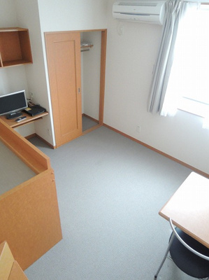 【居間・リビング】 | カワシマⅡ | ※1階はフローリング、2階はカーペットとなります。