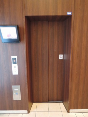 【その他共用部分】 | ナイスアーバン川崎駅前通り | お買い物時やベビーカーの出し入れに便利なエレベーター付です。