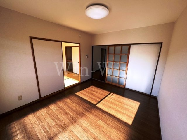 フリーダムコート 弐番館の寝室