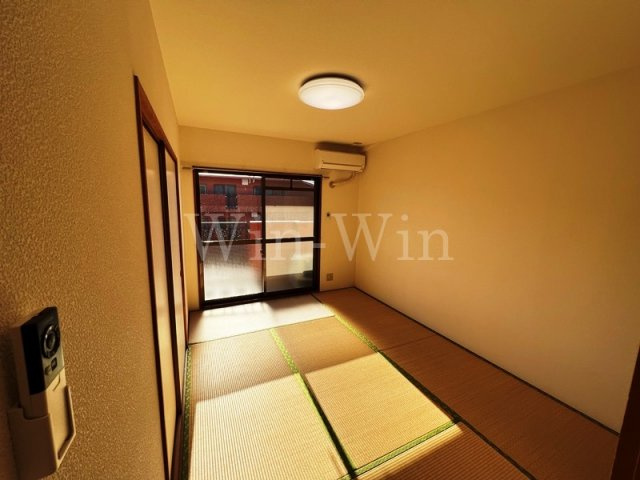 フリーダムコート 弐番館の和室