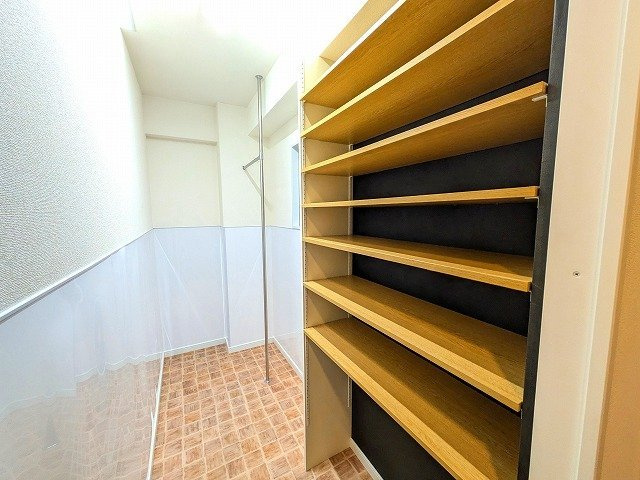 シャトー富士の収納|玄関横の収納。収納力あります。