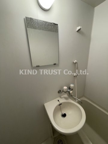 山﨑マンション長柄中の洗面所|広い洗面スペース