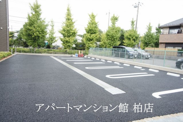 セレーノの駐車場