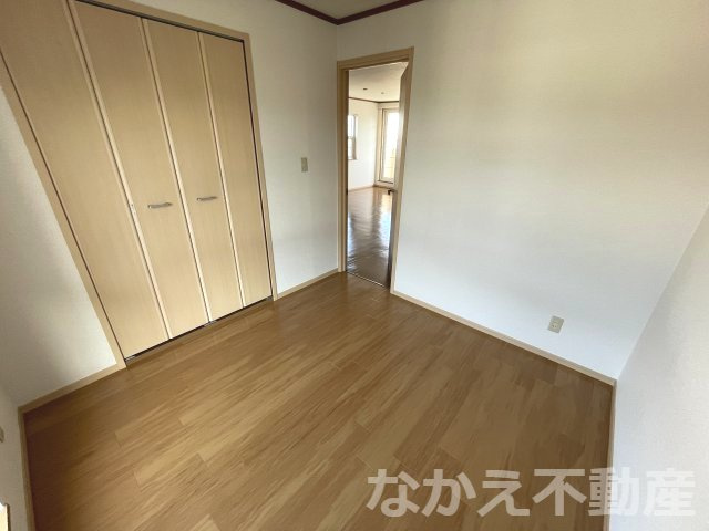 【洋室】 | 落ち着いた色調の洋室です