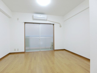 【寝室】 | 藤井マンション | 寝室にぴったりのお部屋です