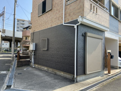 【外観】 | 最寄り駅5分！収納豊富な一戸建て