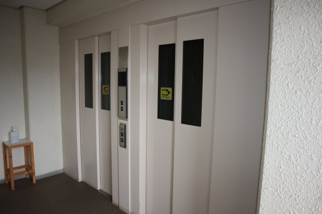 エクセル津田沼のその他共用部分|エレベーターは１、５、８、１１、１４階に停止します。対象のお部屋は１１階でおりて階段で上がります。