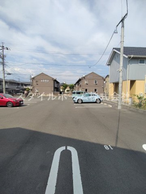 【駐車場】 | ローゼンハイム | カースペースがあります